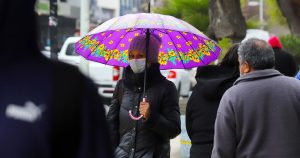 Reino Unido pronostica hasta 100 mil casos de COVID-19 diarios para este invierno