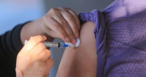 Austria confinará a personas no vacunadas contra el COVID-19 