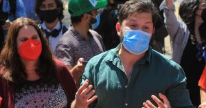 Diputados UDI ofician al Servel por retiro de programa de Gabriel Boric