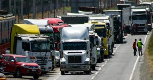 La Moneda analiza aplicar la Ley de Seguridad del Estado por bloqueo de camioneros