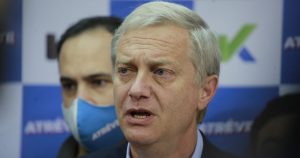 Kast responde en duros términos a Boric por 18-0: 