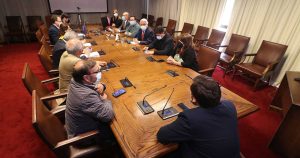 Oposición anuncia que presentará mañana la acusación constitucional contra Piñera