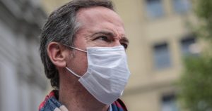 Alessandri pide a convencionales trabajar sin remuneración si extienden plazo