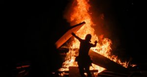 Saqueos, barricadas y desmanes en un nuevo aniversario del 18-0