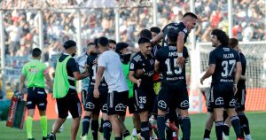 Alerta en Colo Colo por nuevos casos de COVID-19 en el plantel