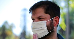 Boric pide implementar sistema anti fake news en próximo debate Anatel