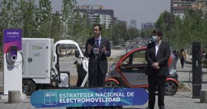 Gobierno anuncia que al 2035 se venderán solo vehículos eléctricos en Chile