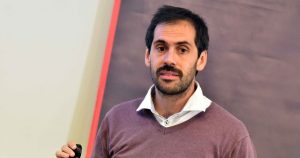 Asesor económico de Boric reconoce que no ha leído ninguno de los tratados bilaterales que quieren revisar