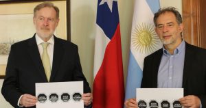 Ley de etiquetado: en medio de polémica en Argentina, embajador Bielsa agradece apoyo de Chile