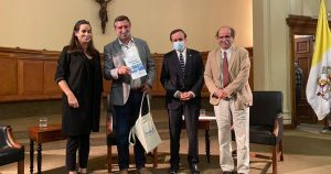 Sichel enciende carrera presidencial y afirma que 