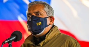 Ex director de la PDI se presentó en cuartel para cumplir prisión preventiva