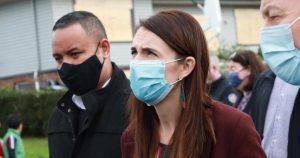 Nueva Zelanda abandona la estrategia 