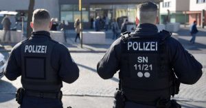 Joven chileno es golpeado en Alemania y policía investiga posible caso de xenofobia