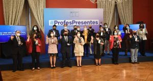 Mineduc reconoció a profesores por su labor en la pandemia y compromiso con la presencialidad