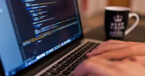 Ranking ubica a startup chilena liderando ranking mundial de softwares de automatización robótica