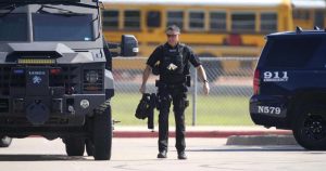 Pelea entre estudiantes provoca un tiroteo en una escuela de Texas