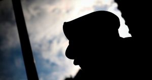 Maipú: firma quincenal para ex carabinero acusado de violar a uniformada