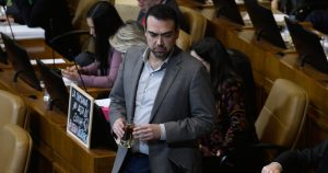 Diputado Bianchi presenta proyecto para prohibir publicidad de las AFP en TV