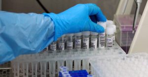 OMS califica de “preocupante” a la nueva variante del COVID-19 y la denomina Ómicron