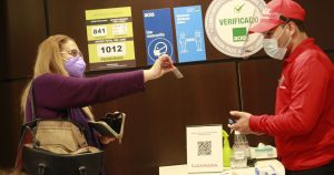 Mayores de 18 años deberán tener su dosis de refuerzo para mantener activado el Pase de Movilidad