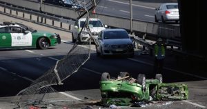 Pudahuel: un muerto dejó caída de vehículo desde puente a la Ruta 68