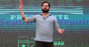 Boric desmiente haber presentado síntomas de COVID-19 y continuar con actividades