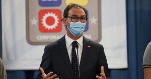 Ministro Figueroa repudió ataque incendiario a escuela en Lautaro: