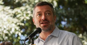 Mayor subsidio al transporte público y Defensoría Penal: las propuestas de Sichel para adultos mayores