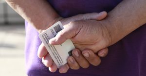 Adulto mayor murió mientras votaba en colegio de Punta Arenas