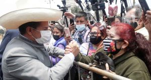 Cerca del 60% de los peruanos no confía en Pedro Castillo