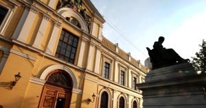 Cuatro universidades chilenas destacan en ranking internacional de desempeño académico por disciplina