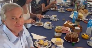VIDEO- NotMilk apareció en el desayuno de José Antonio Kast