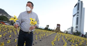 Sichel comienza a cerrar su campaña con instalación de remolinos en Plaza Baquedano