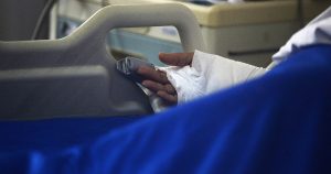 Reino Unido reporta la primera muerte de un paciente afectado con la variante ómicron