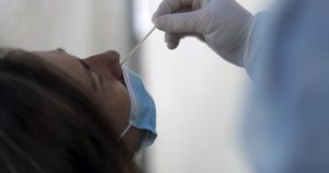 COVID-19: Minsal reportó 1.504 casos nuevos con leve alza en la positividad