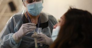 Balance COVID-19: Minsal reportó menos de 2 mil casos nuevos y 59 fallecidos