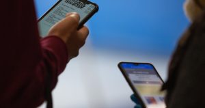 740 mil pases de movilidad de mayores de 45 años fueron inhabilitados por no tener dosis de refuerzo