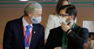 Cadem: Boric saca cinco puntos de ventaja a Kast a dos semanas del balotaje