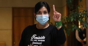 Karol Cariola (PC) acusa a Kast de 