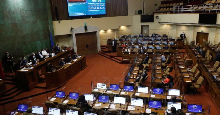 Cámara despacha proyecto de reajuste de 6,1% para trabajadores del sector público