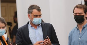 UDI se desmarca y anuncia que esperará los resultados con Kast