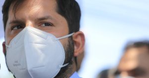 Boric apunta a la derecha y pide dejar en paz a su denunciante