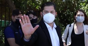 Boric cierra polémica por exabrupto tras debate: