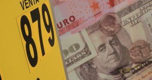 Dólar abrió a la baja tras fuerte alza en reacción a la victoria de Boric