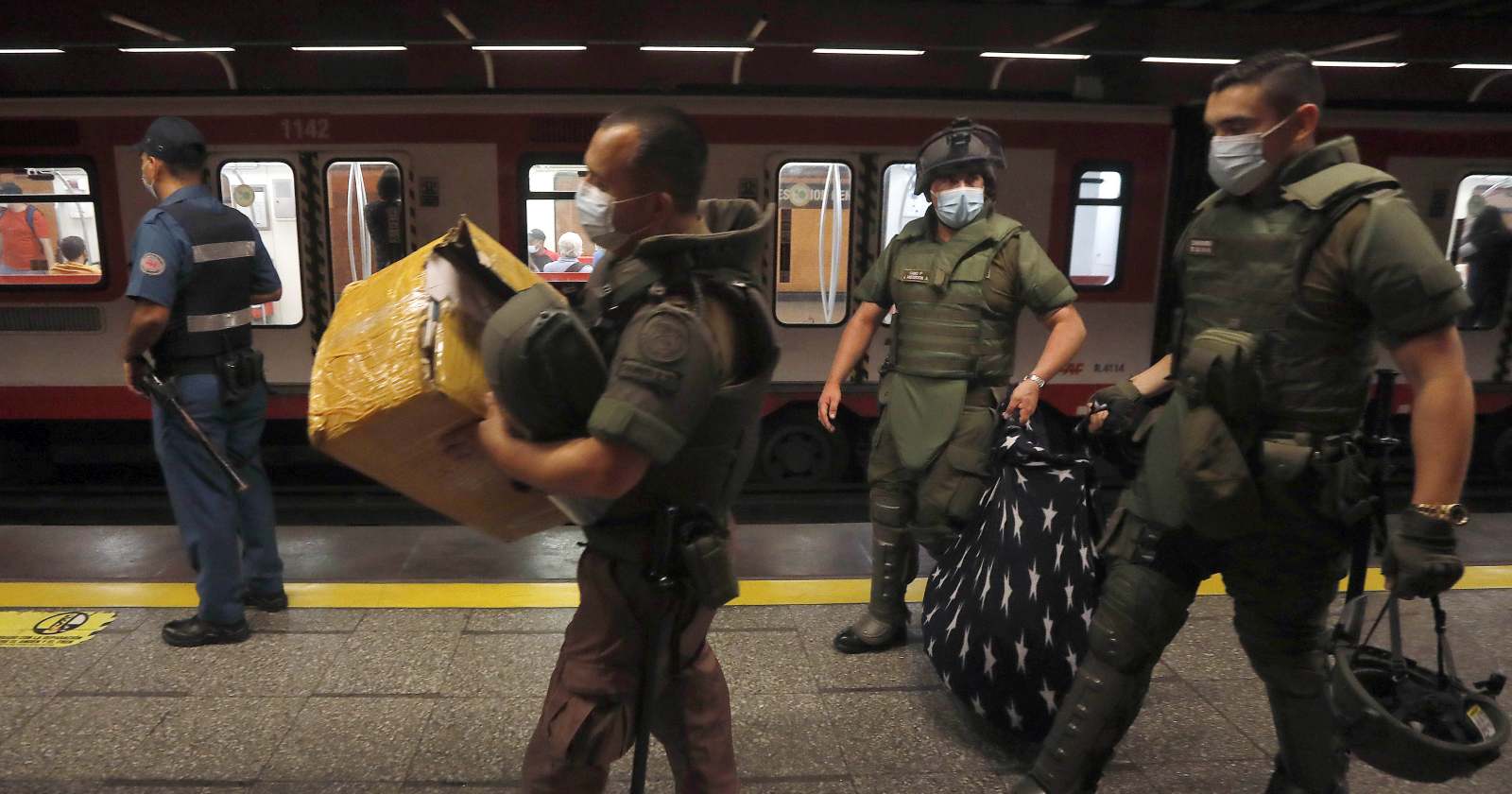 ambulantes metro estación central