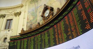 Bolsa de Santiago rebota y abre al alza tras reacción por el triunfo de Boric