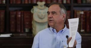 Ignacio Walker apunta a una alianza 