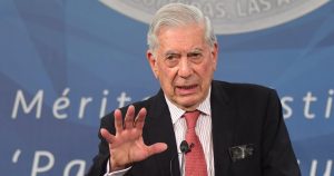 Vargas Llosa entrega su adhesión a Kast: 