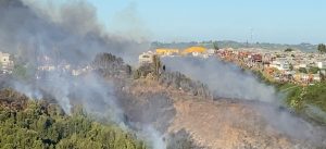 Alerta Roja por incendio en Castro: van más de 20 viviendas afectadas