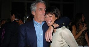 EE.UU.: ex pareja de Jeffrey Epstein es condenada por tráfico sexual de menores